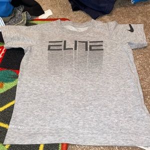 ⚽️5/$20Toddler boys Nike shirt